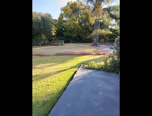4 BEDROOM FREEHOLD FOR SALE IN HUTTENHEIGHTS